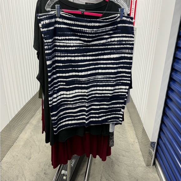 Torrid | Pencil Skirt in Navy Blue and White Stripe | size 3 - Picture 2 of 3